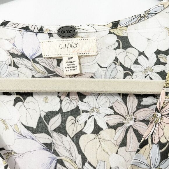 🟢Cupio Black Spring Floral Print Top with Front Tie Size SP - Picture 8 of 8